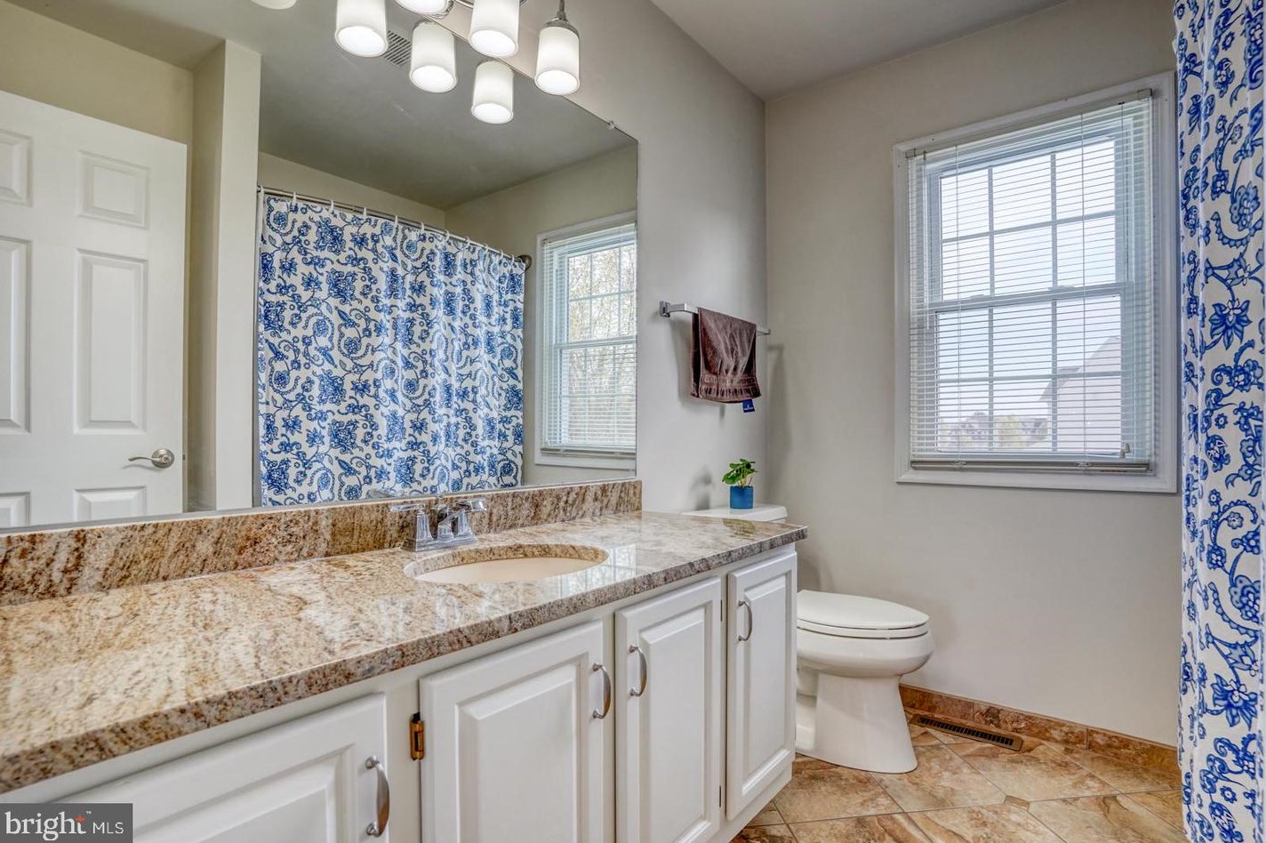 23 Pin Oak Dr, Dover DE  19904-2375 exterior