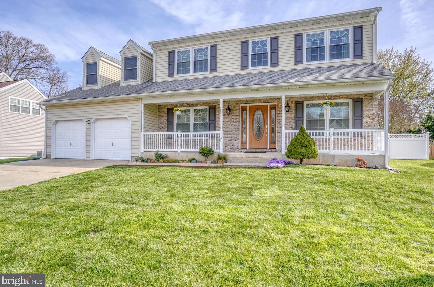 23 Pin Oak Dr, Dover DE  19904-2375 exterior