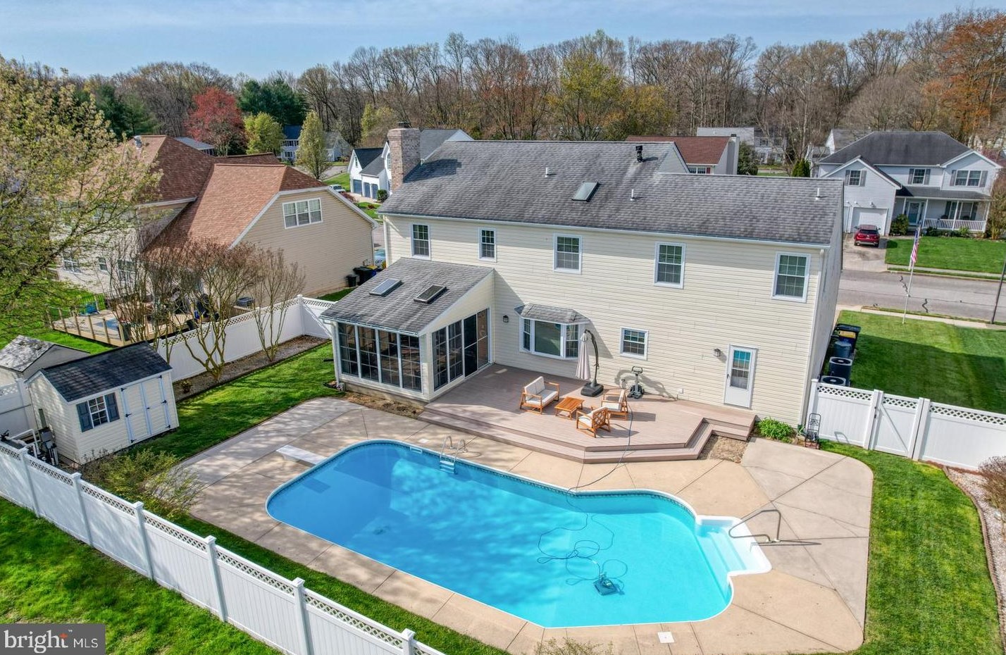 23 Pin Oak Dr, Dover DE  19904-2375 exterior