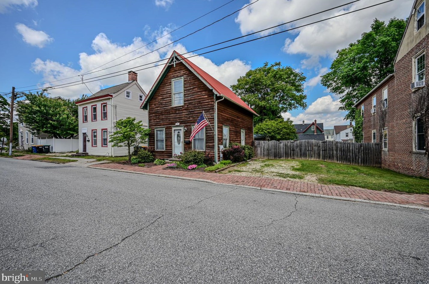 20 Delaware St, Smyrna DE 19977-1464 exterior