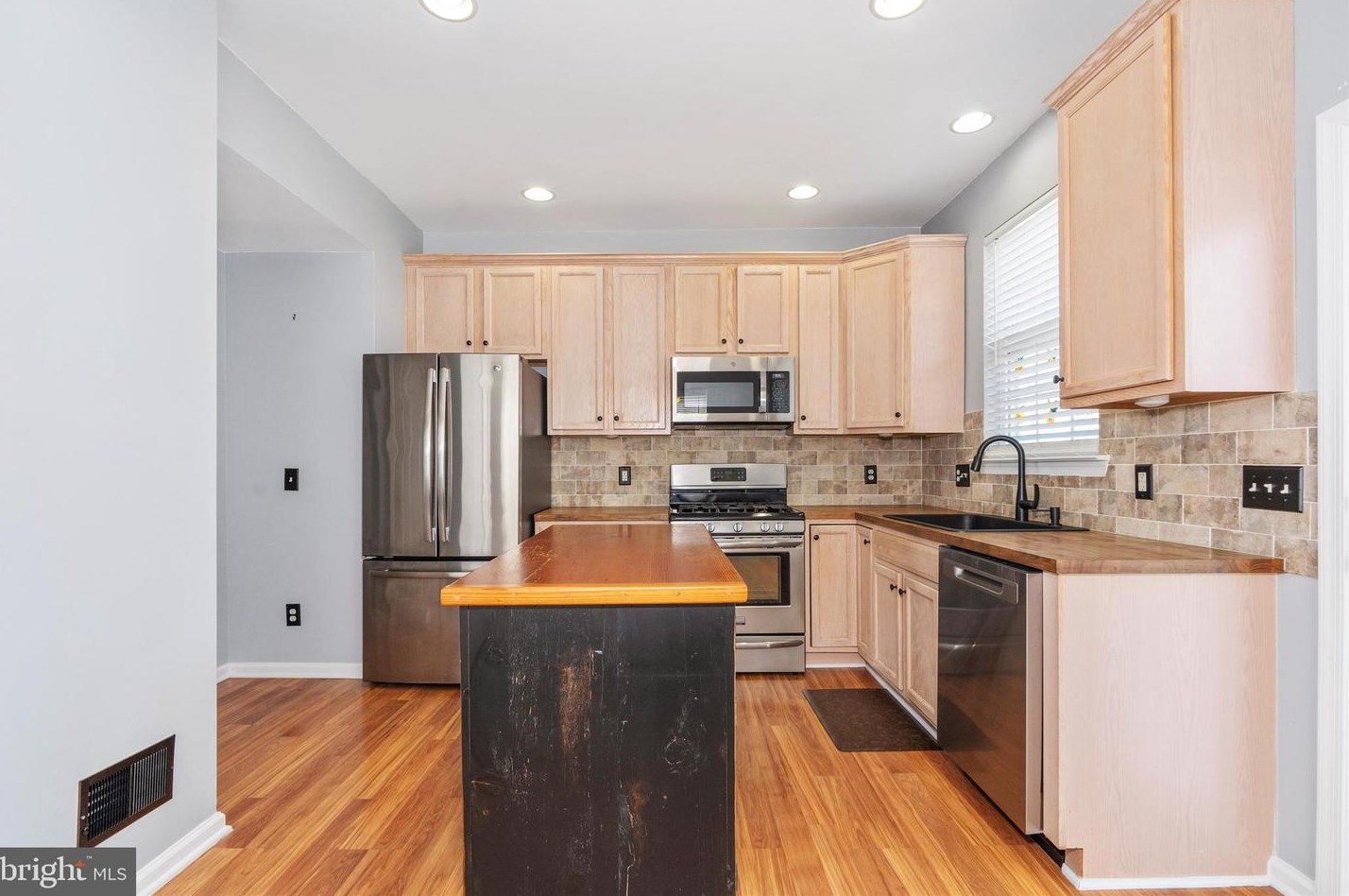 68 White Rabbit Dr, Smyrna DE 19977-3482 exterior