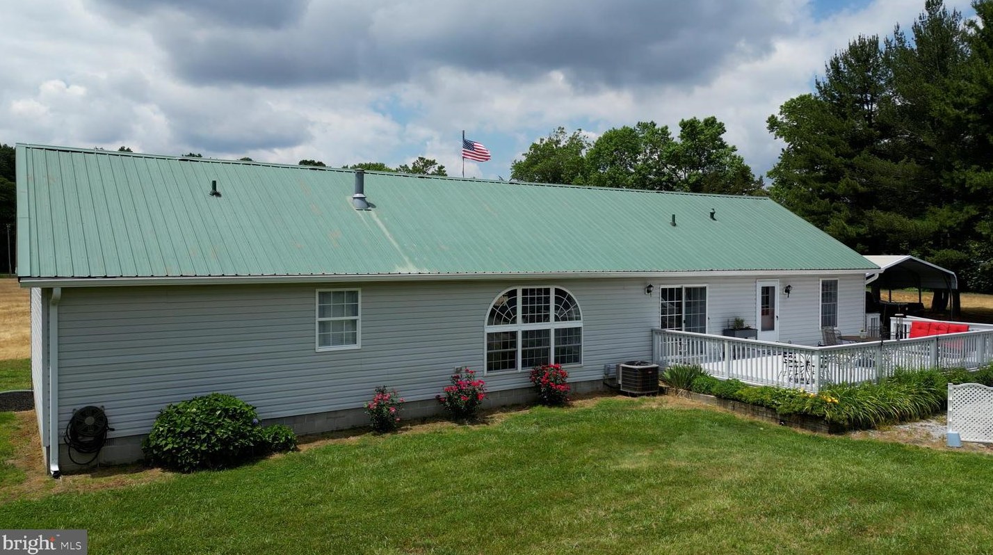 324 Hayfield Rd, Harrington DE  19952-5733 exterior
