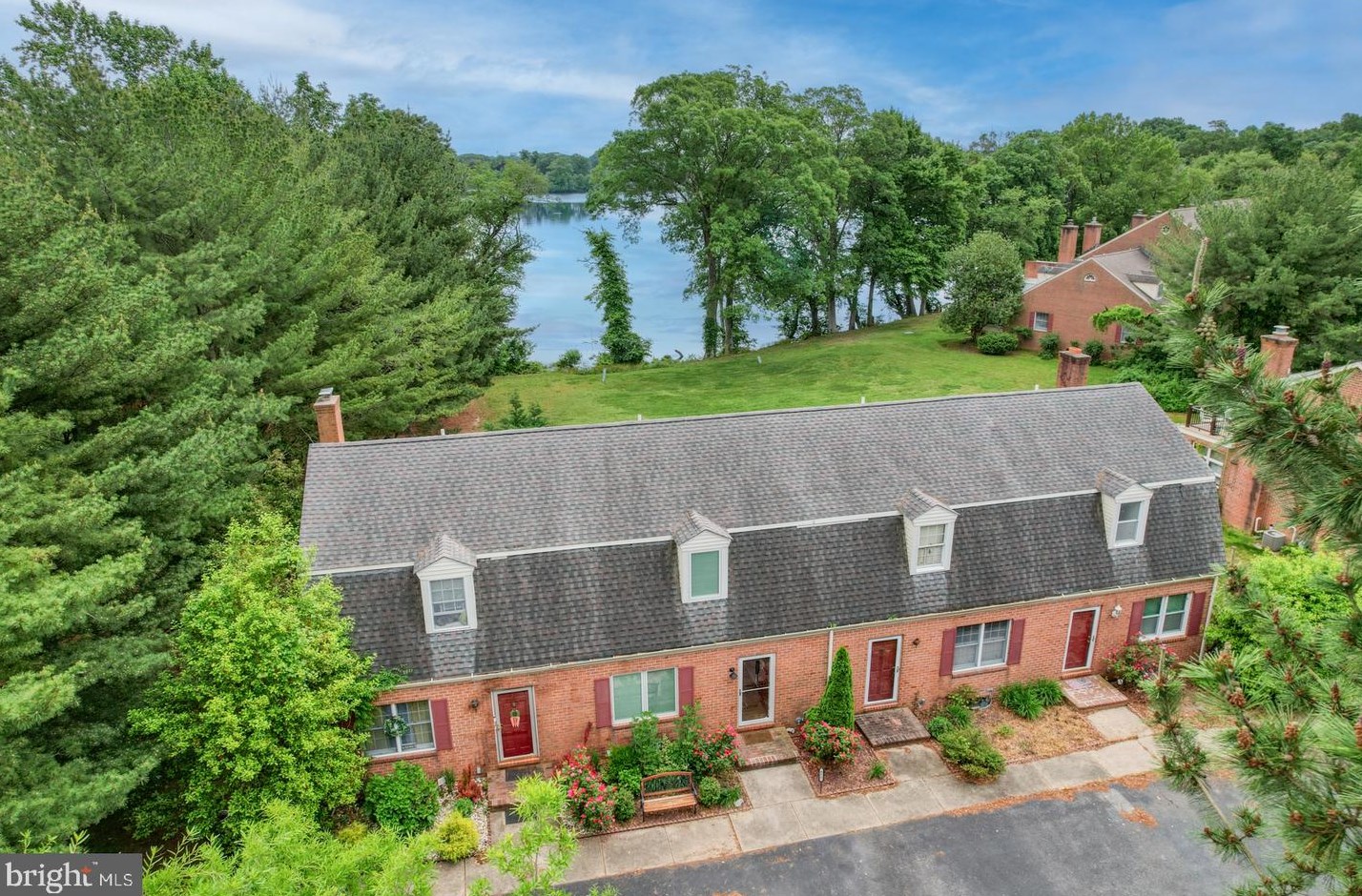 971 Silver Lake Blvd, Dover, DE 19904-2454