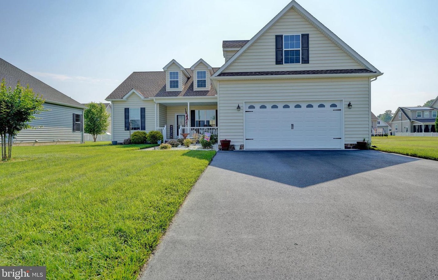 225 Ponds Edge Dr, Felton, DE 19943-7273