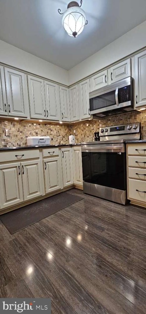 216 Eagle Vw Ln, Camden-Wy DE  19934-2008 exterior