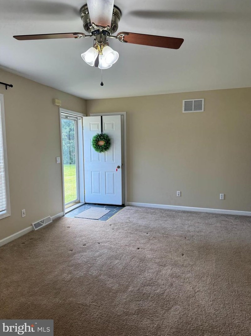 120 Dickens Ln, Felton, DE 19943