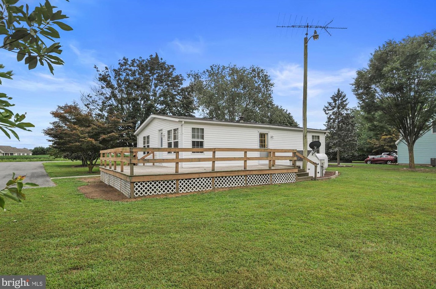 1075 Yoder Dr, Hartly, DE 19953