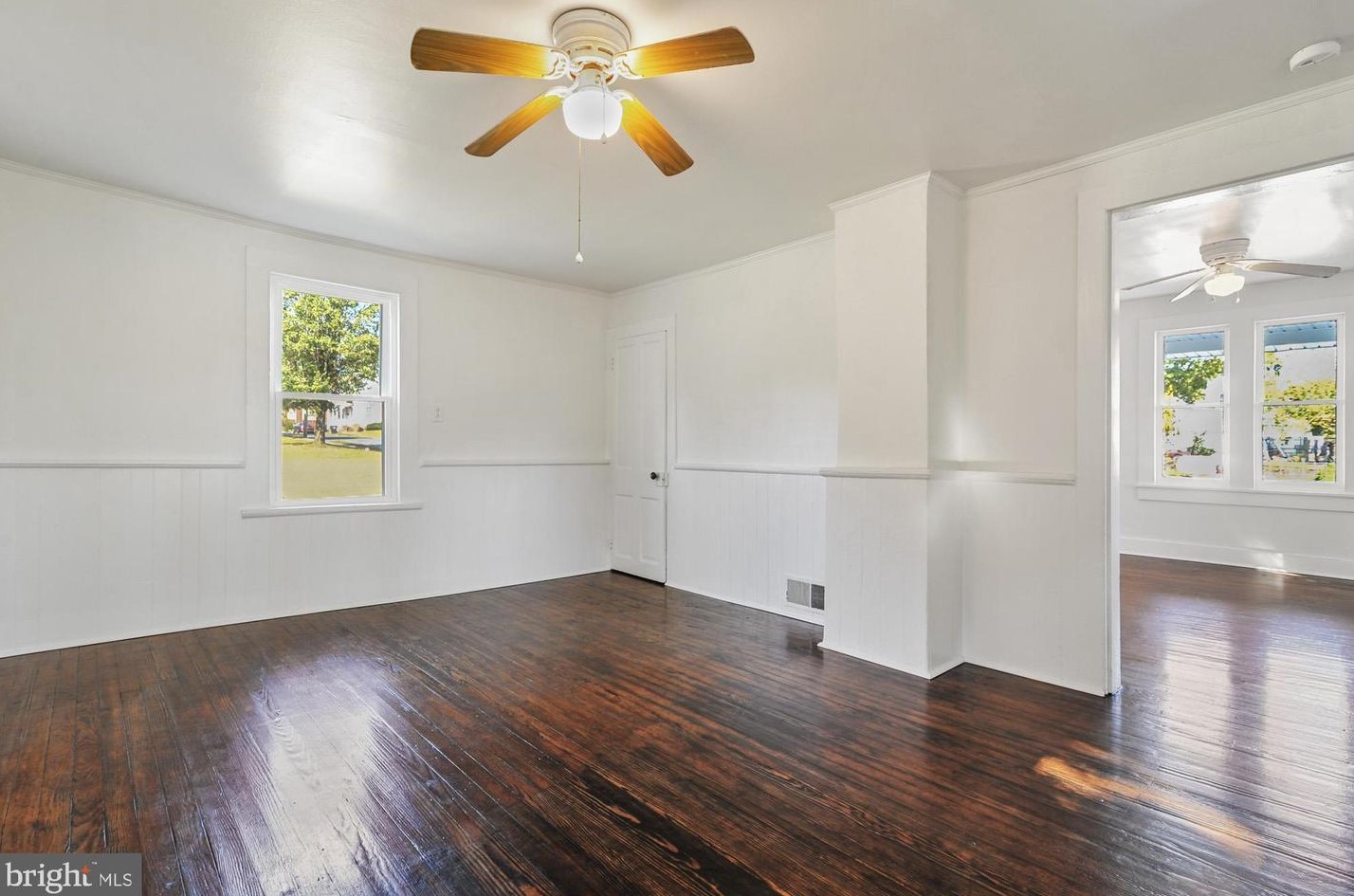 108 Truitt Ave, Slaughter Beach, DE 19963