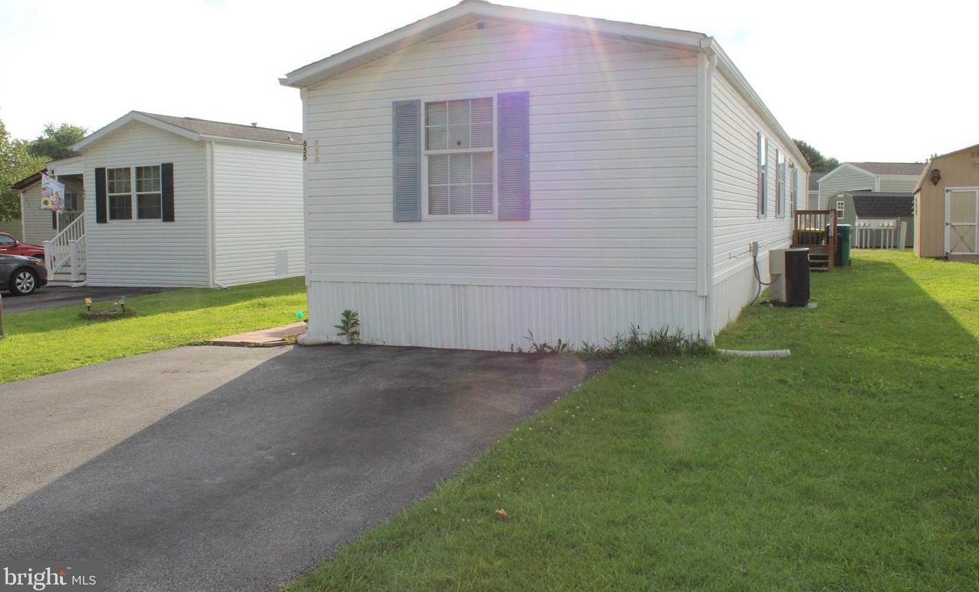 655 S Huckleberry Ave, Bear, DE 19701