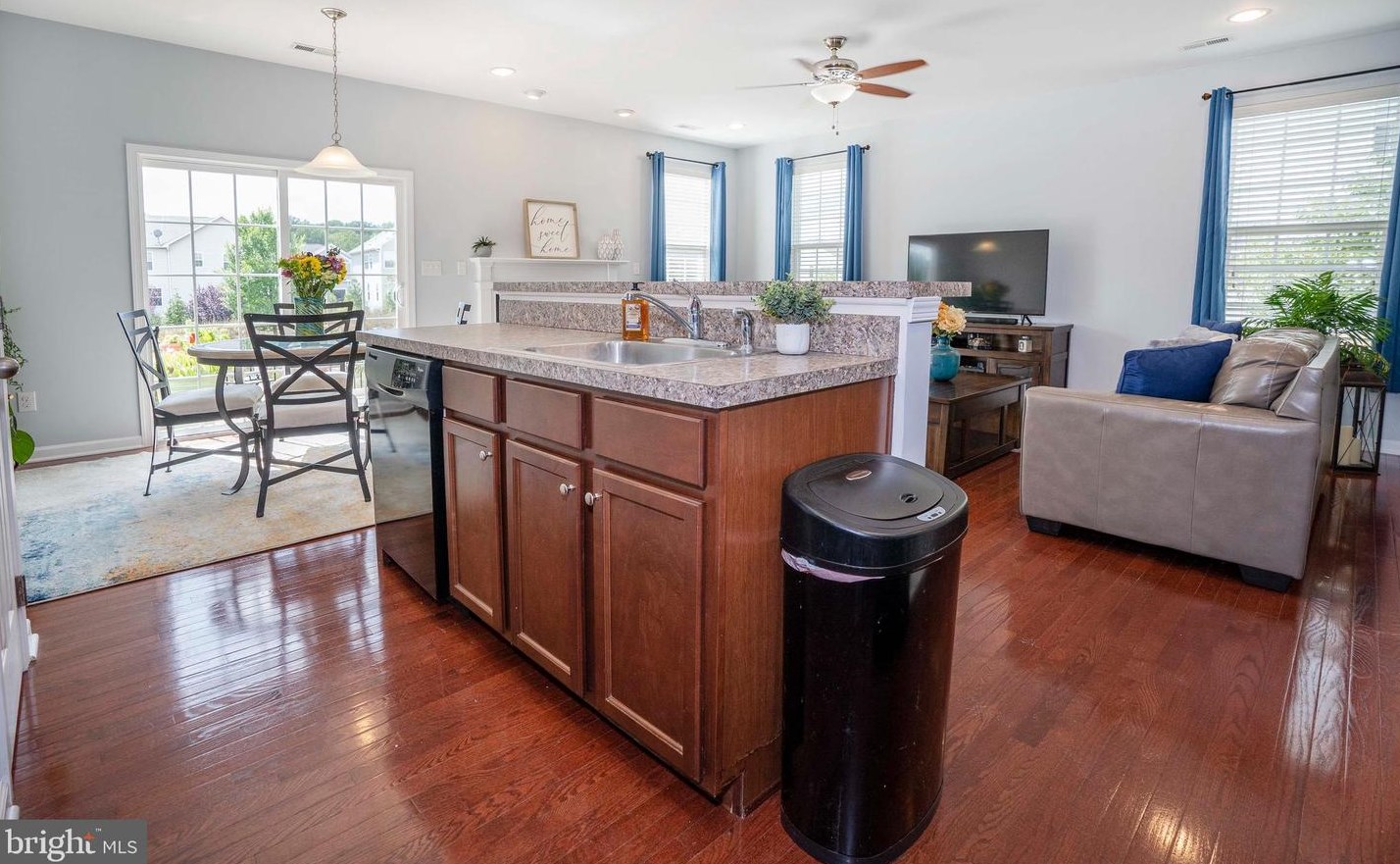 121 Margaretta Dr, Middletown DE  19709-9822 exterior