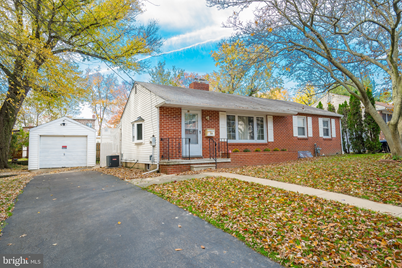 116 E 41st Street - Photo 1