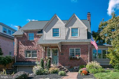 710 W 23rd Street - Photo 1