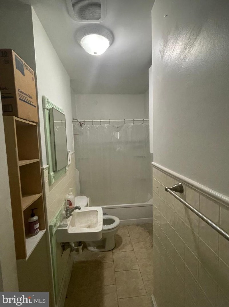 11 Main St, Newark DE 19711-7348 exterior