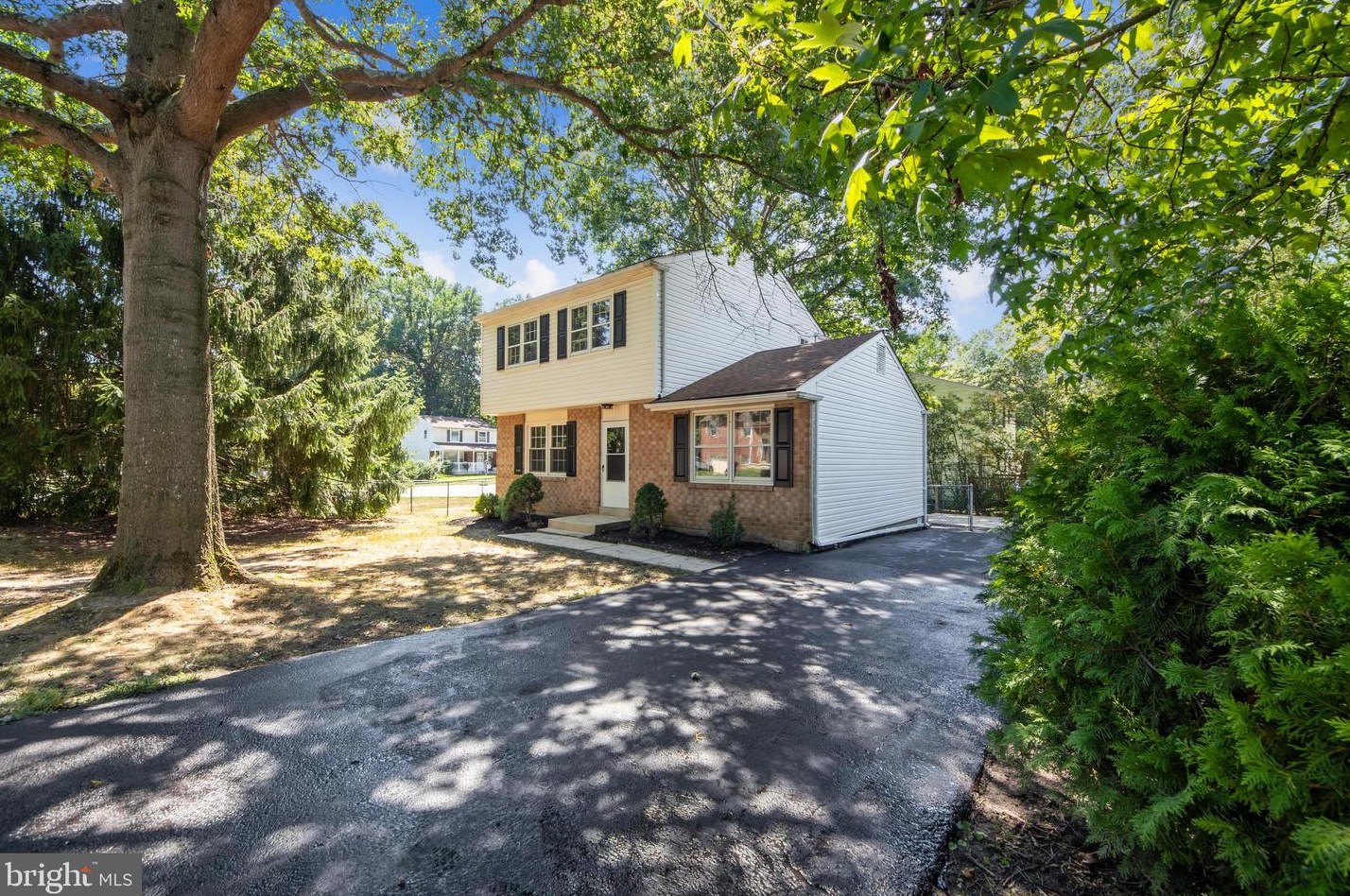 537 Hanna Dr, Newark, DE 19702-2718