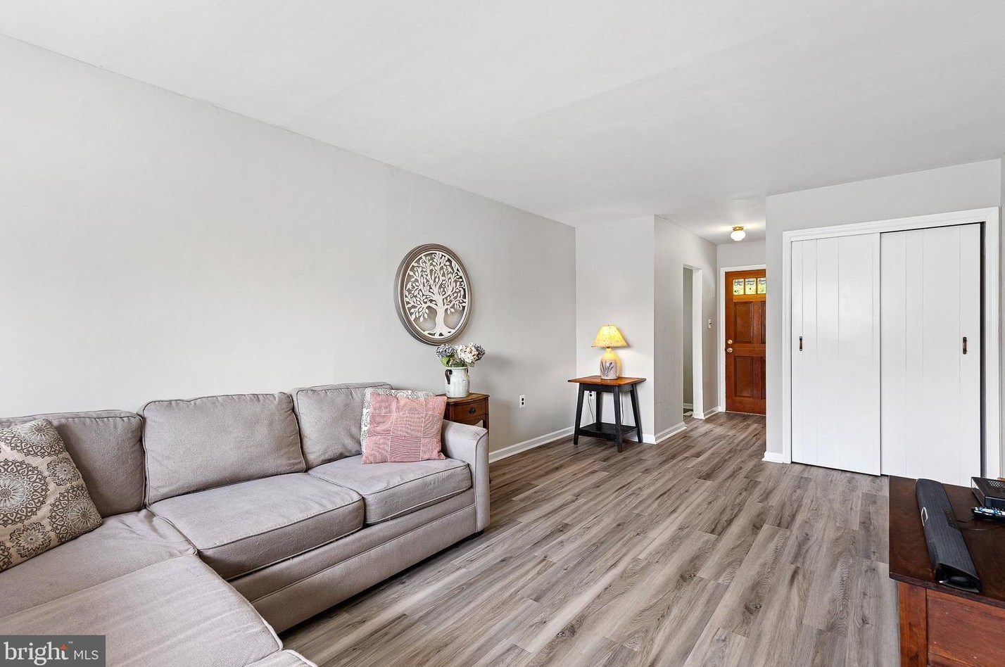 33 Decker Dr, Newark DE 19711-3843 exterior