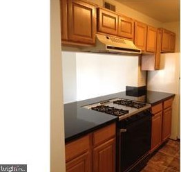 1800 Waters Edge Dr, Newark DE  19702-6337 exterior