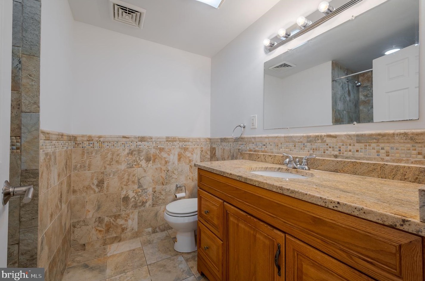 701 Brk Dr, Newark DE 19713-1309 exterior