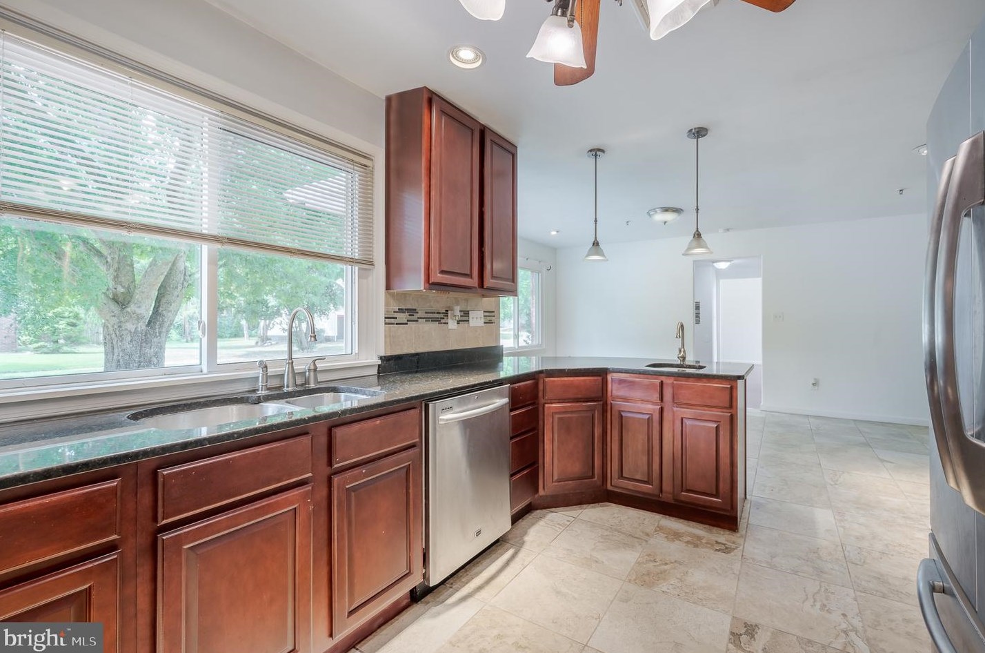 701 Brk Dr, Newark DE 19713-1309 exterior