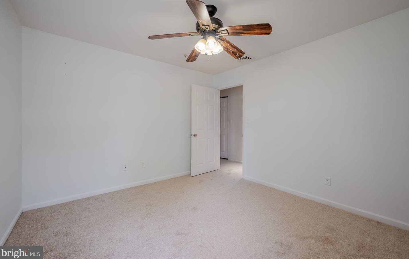 701 Brk Dr, Newark DE 19713-1309 exterior