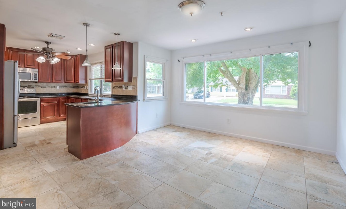 701 Brk Dr, Newark DE 19713-1309 exterior