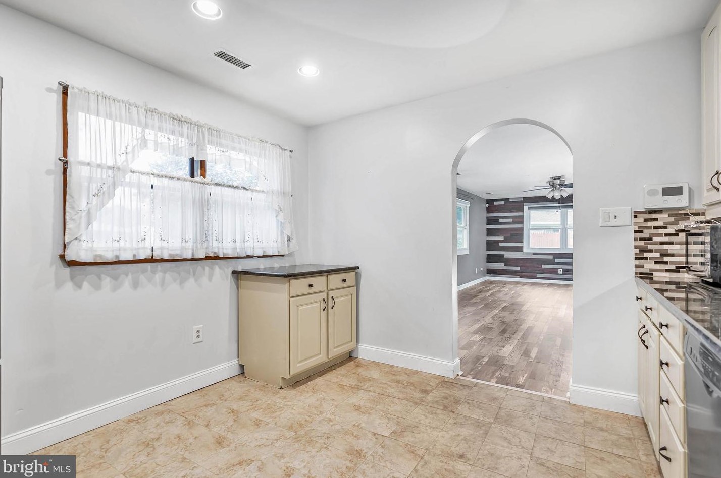 76 Kenmar Dr, Newark DE 19713-2423 exterior