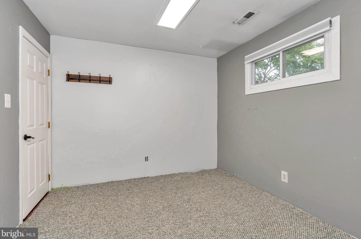 76 Kenmar Dr, Newark DE 19713-2423 exterior