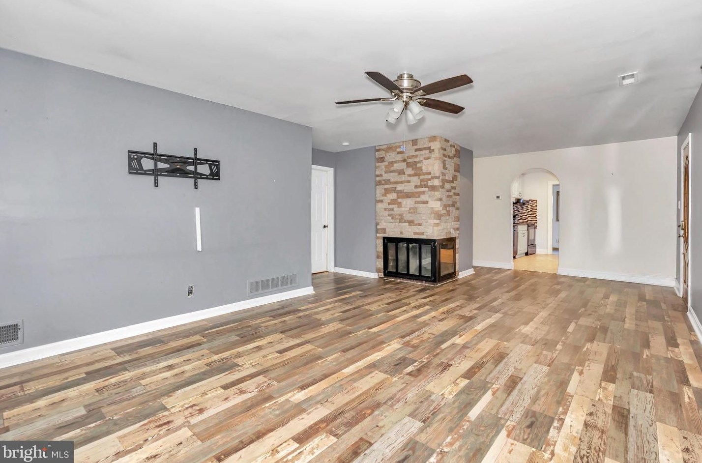 76 Kenmar Dr, Newark DE 19713-2423 exterior