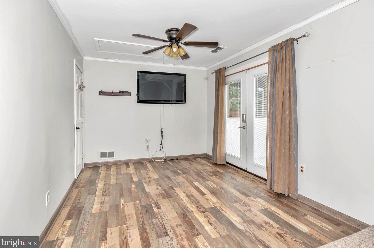 76 Kenmar Dr, Newark DE 19713-2423 exterior