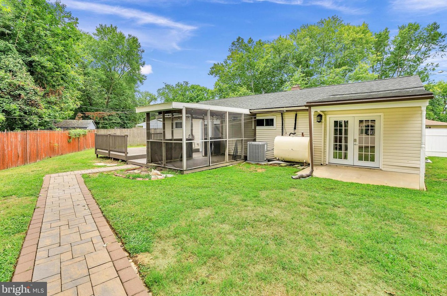 76 Kenmar Dr, Newark DE 19713-2423 exterior