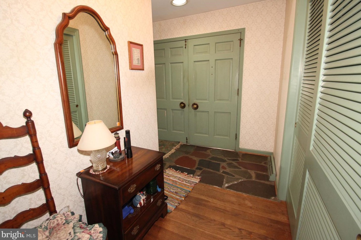 8 Saddle Cir, Newark, DE 19711-2007