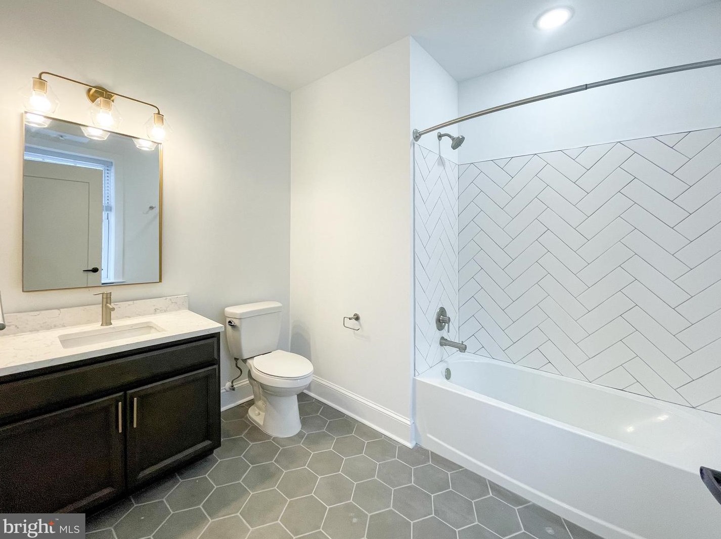 212 W 9th St #203, Wilmington, DE 19801