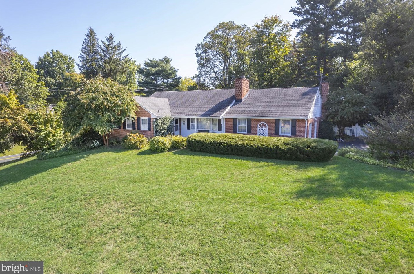 504 Summit Dr, Hockessin, DE 19707-9656