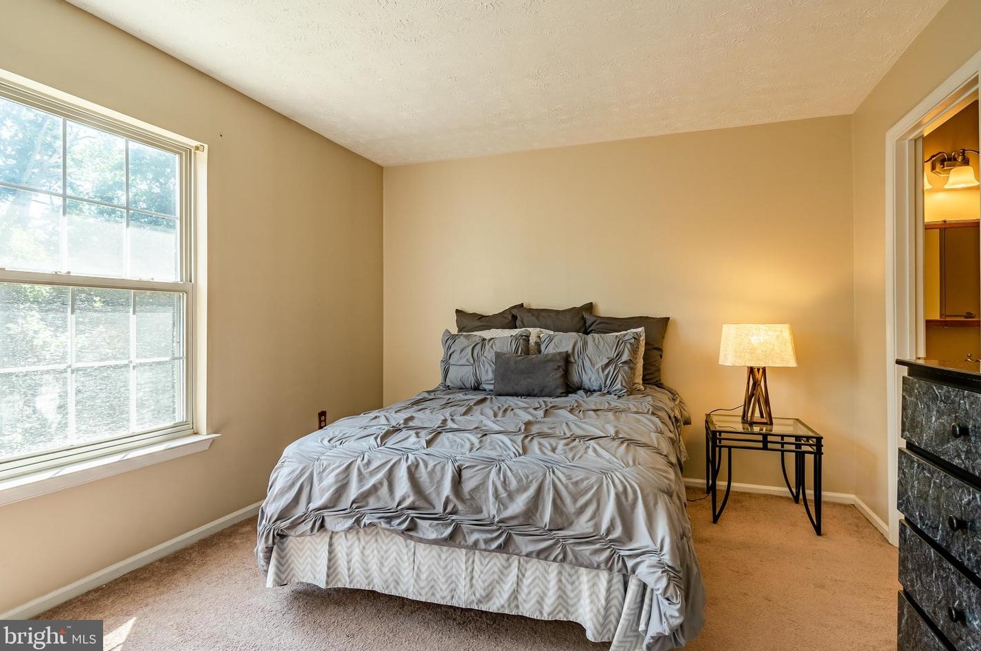 325 Palmerston Ct, Newark DE 19702-5238 exterior