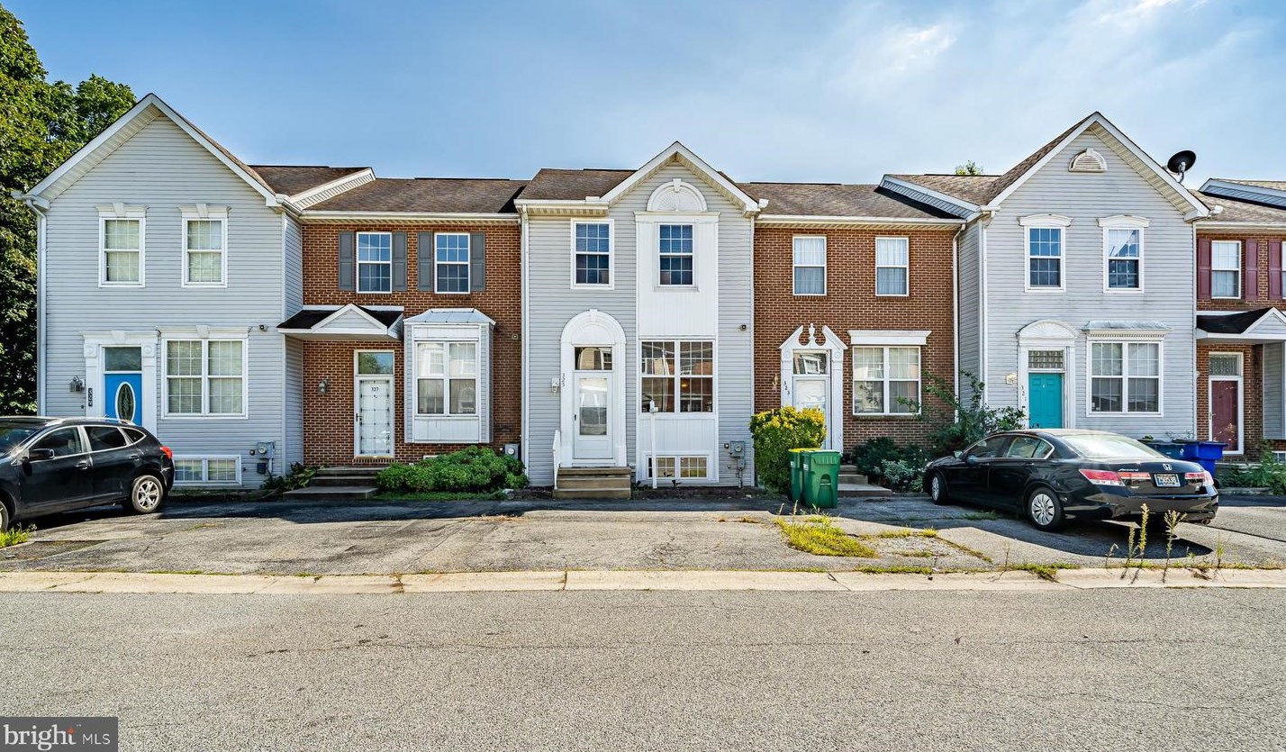 325 Palmerston Ct, Newark, DE 19702-5238