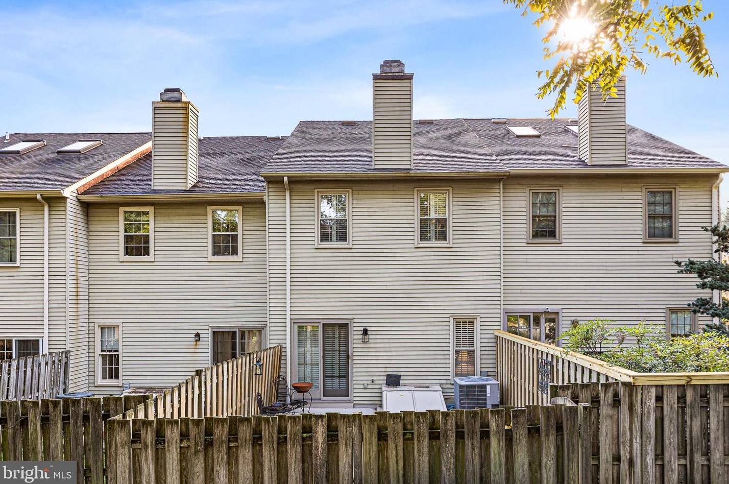 114 Wooden Carriage Dr, Hockessin, DE 19707-1429