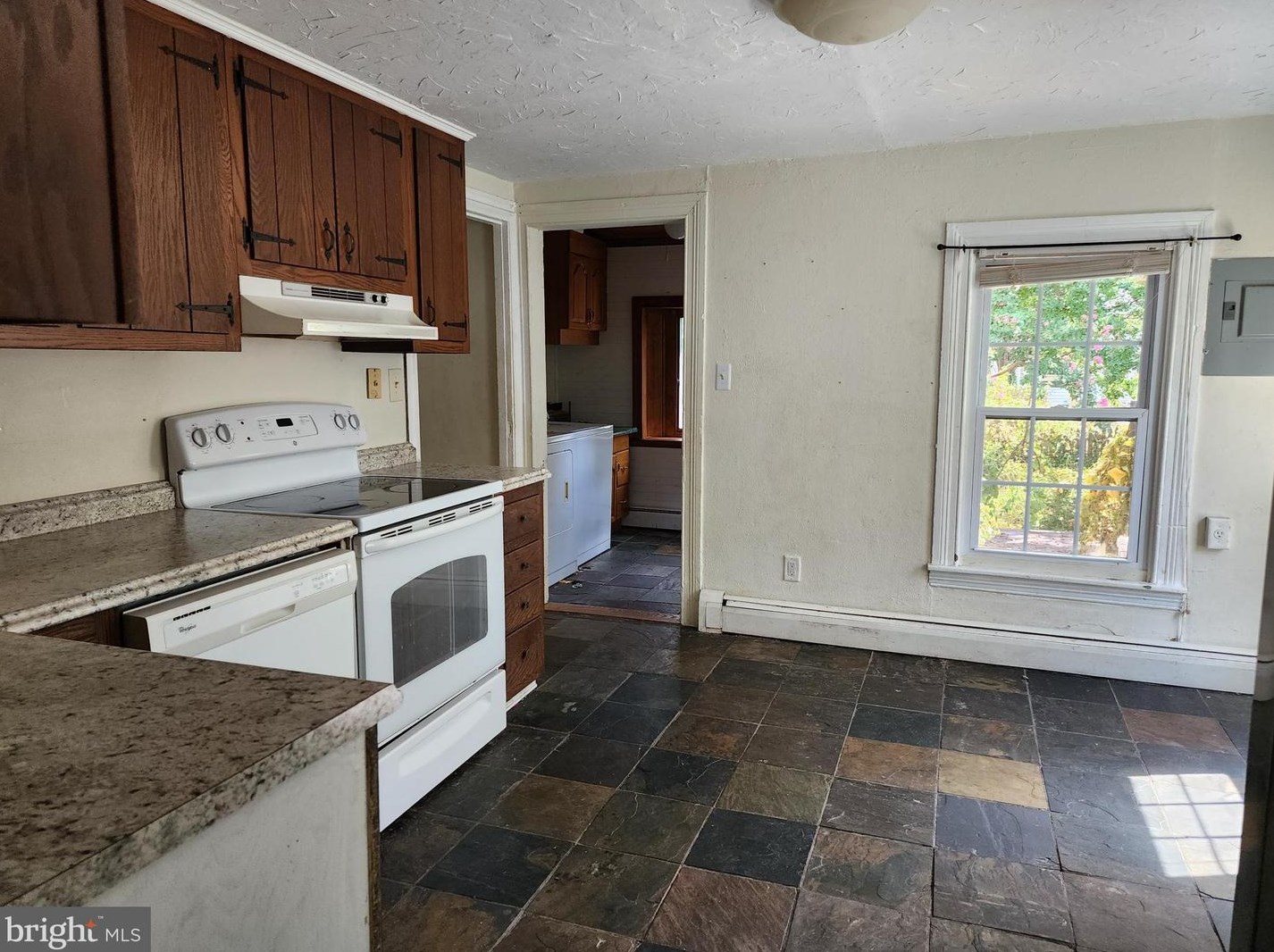 205 Clinton St, Delaware City, DE 19706