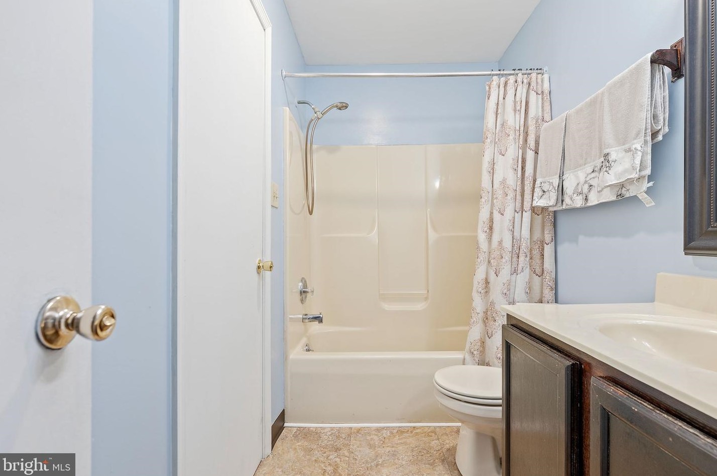 10 Laxford Dr, Newark DE 19702-4266 exterior