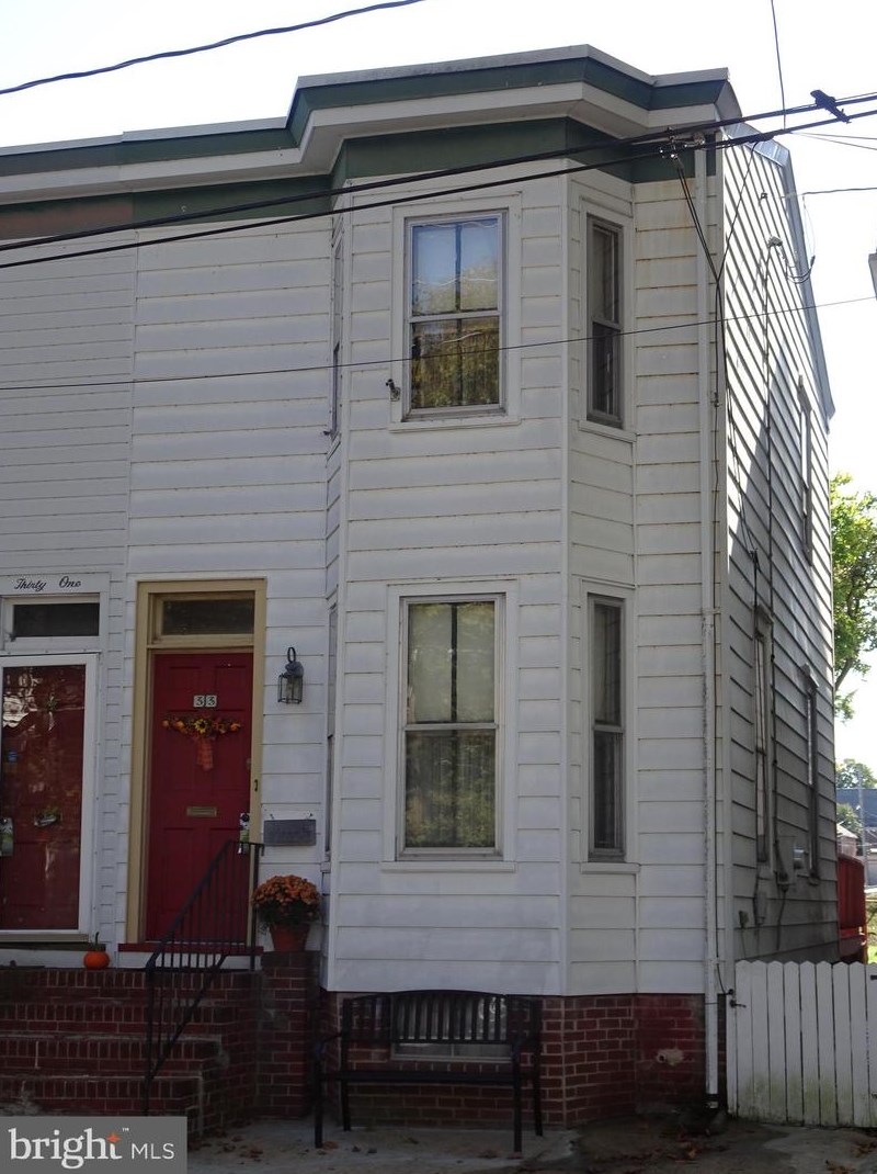 33 W 6th St, New Castle, DE 19720