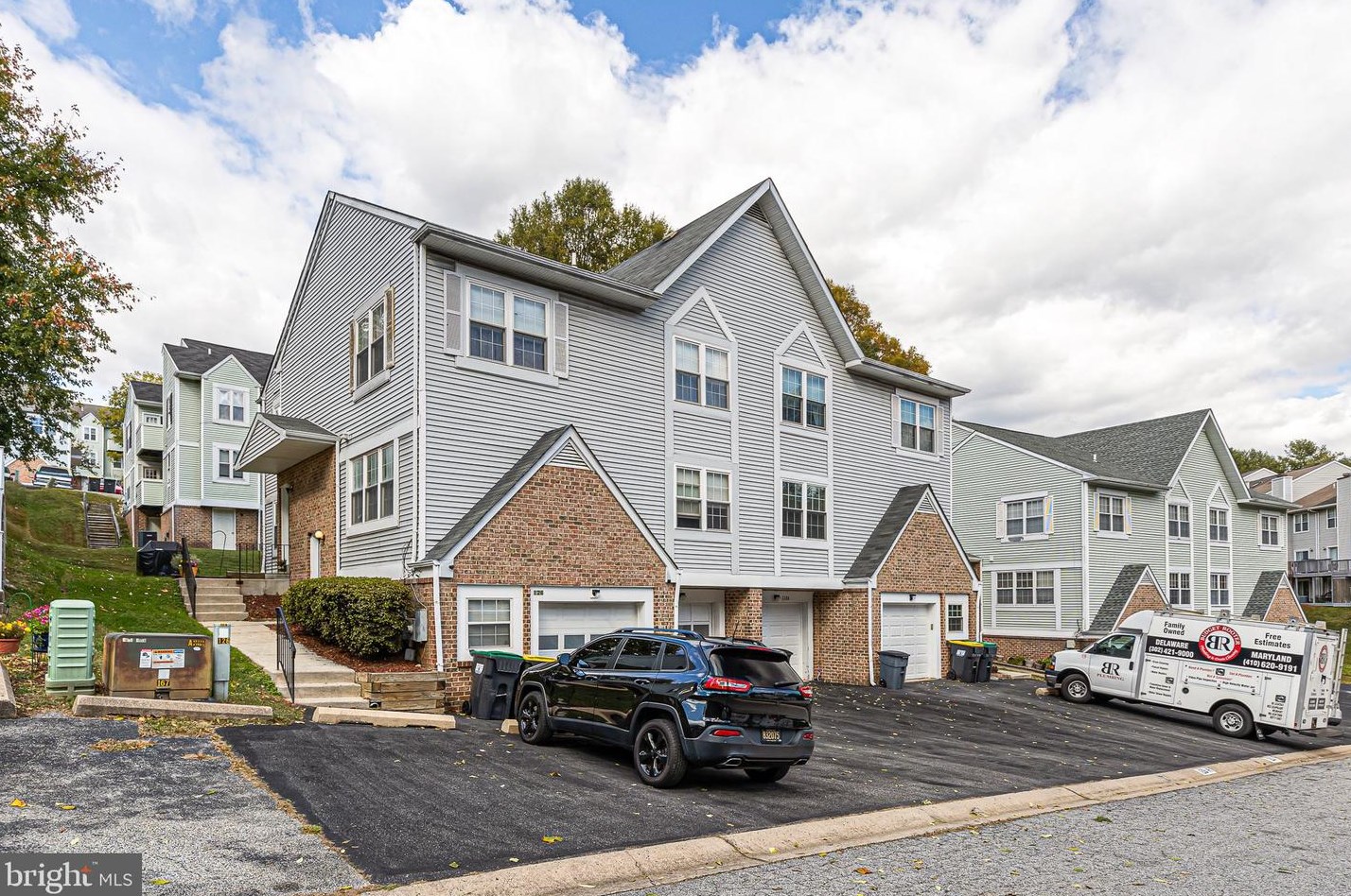 126 Emery Ct, Newark, DE 19711-5930