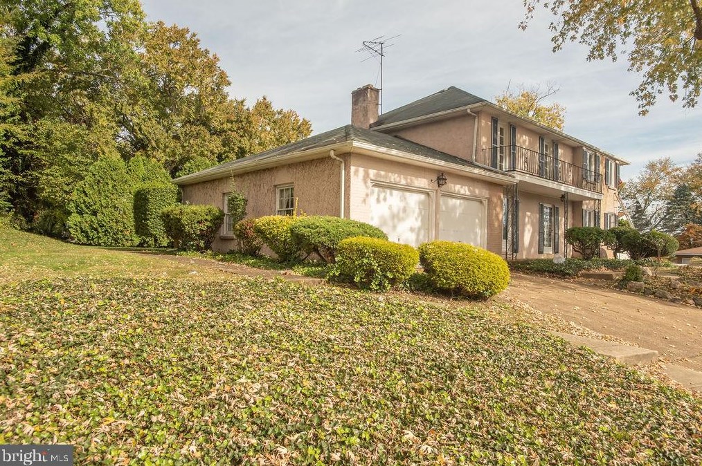 6 Forge Rd, Newark, DE 19711-7618