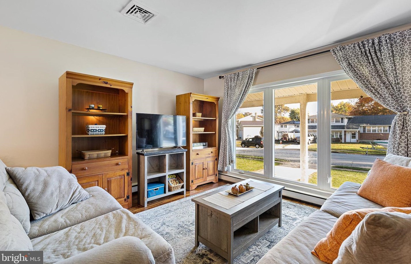 109 Forsythia Dr, Newark, DE 19711-6856