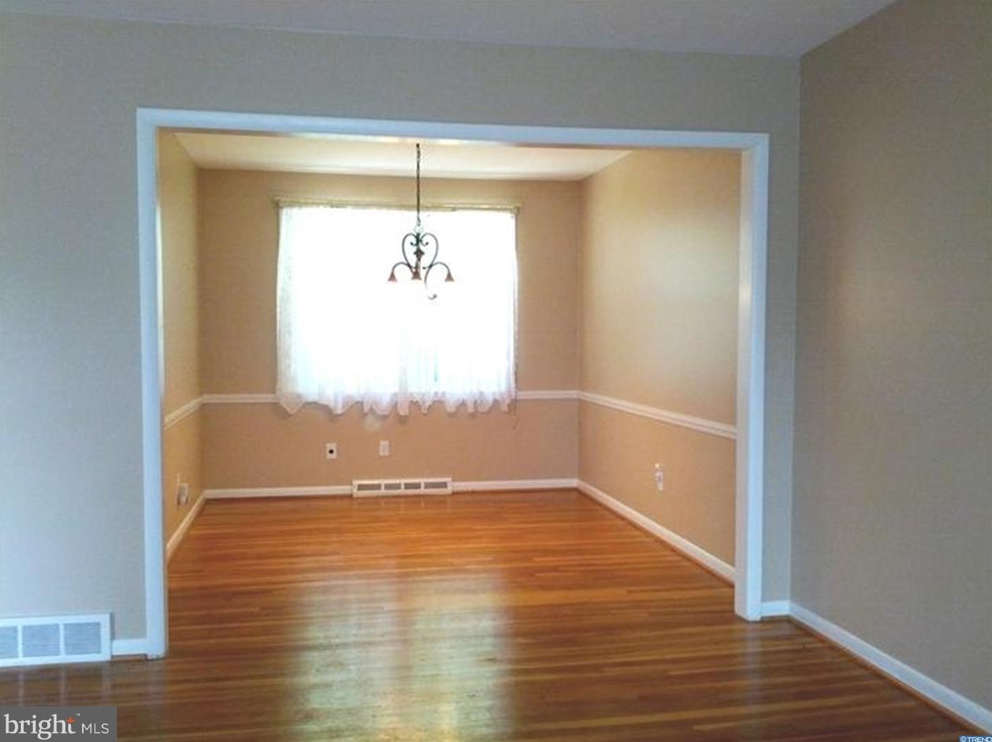 2509 Woodview Dr, Wilmington, DE 19808