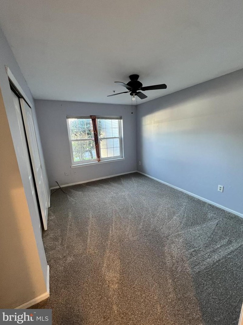 1104 Waters Edge Dr, Newark DE  19702-6350 exterior