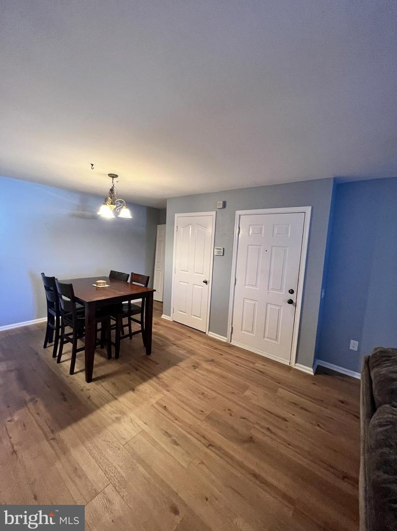 1104 Waters Edge Dr, Newark DE  19702-6350 exterior