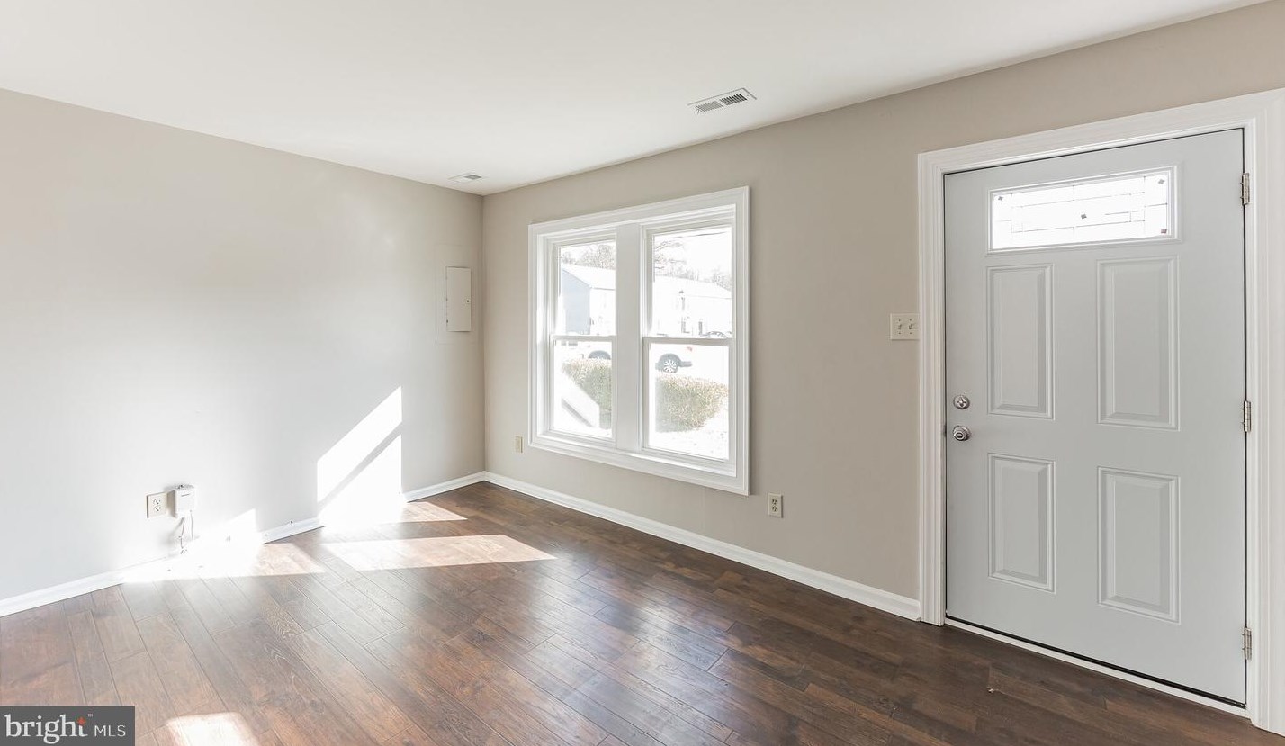 411 Strathaven Ct, Newark, DE 19702-5029