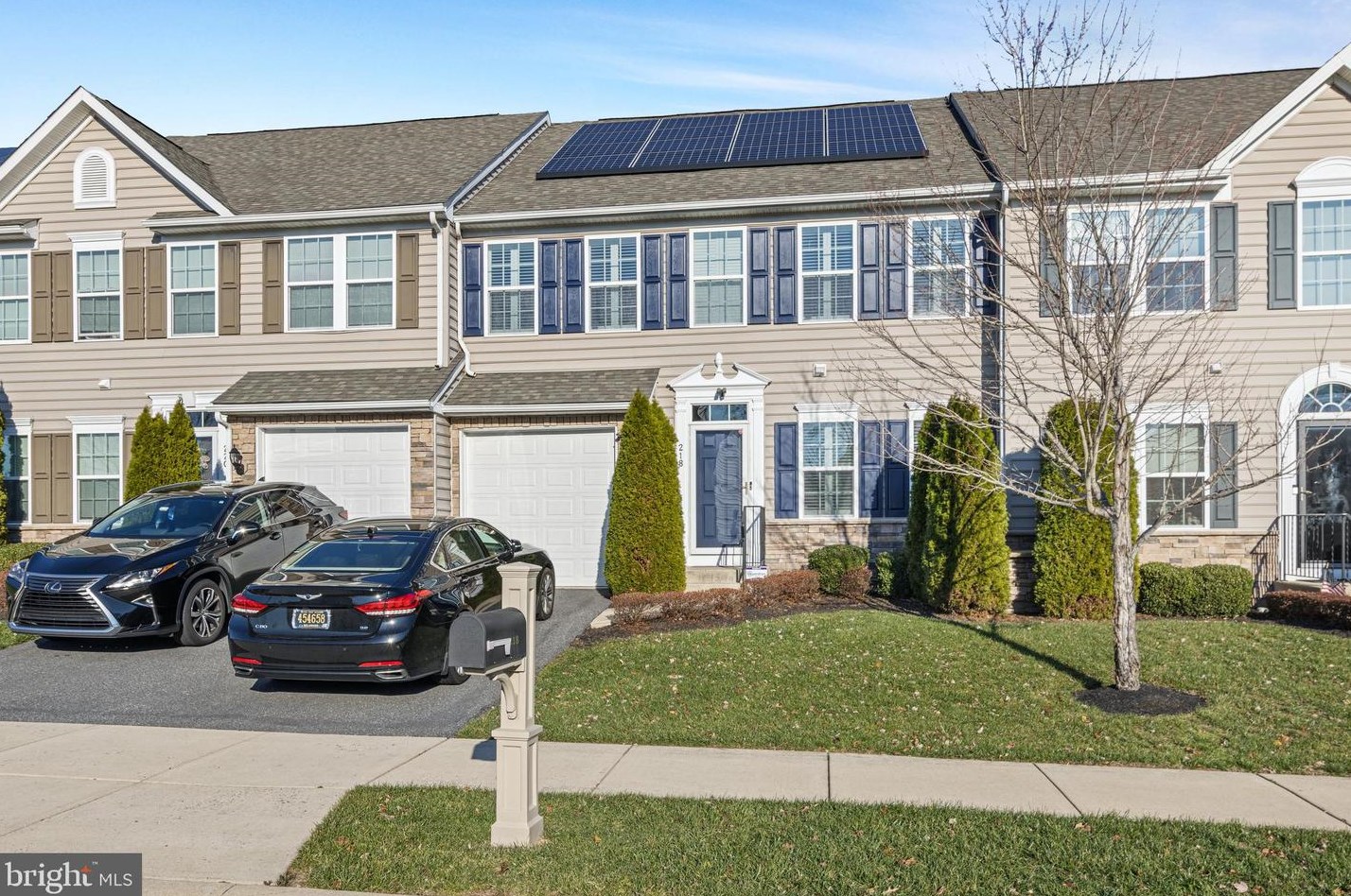 218 Anita Ct, Newark DE  19702-4320 exterior