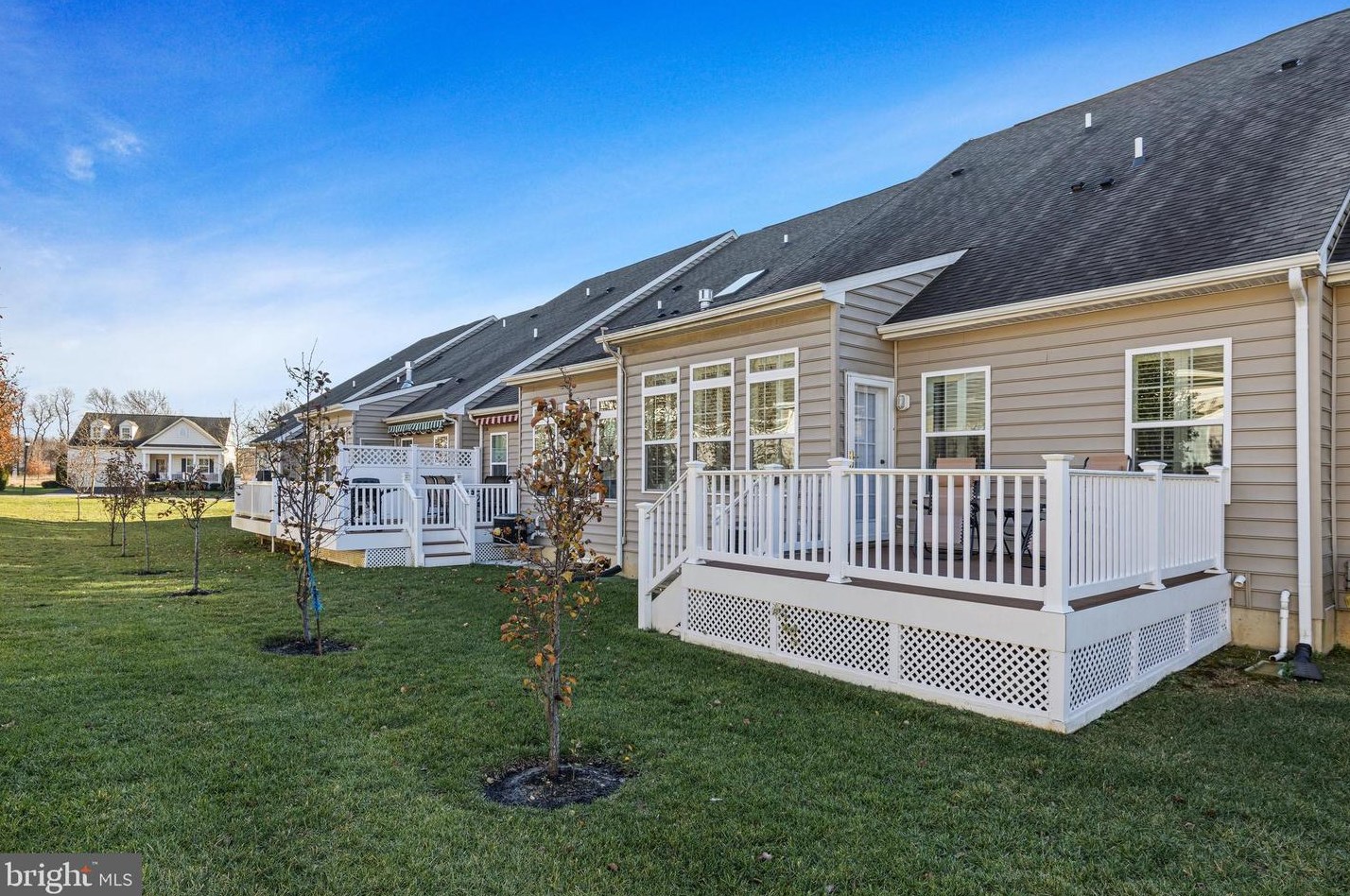 218 Anita Ct, Newark DE  19702-4320 exterior