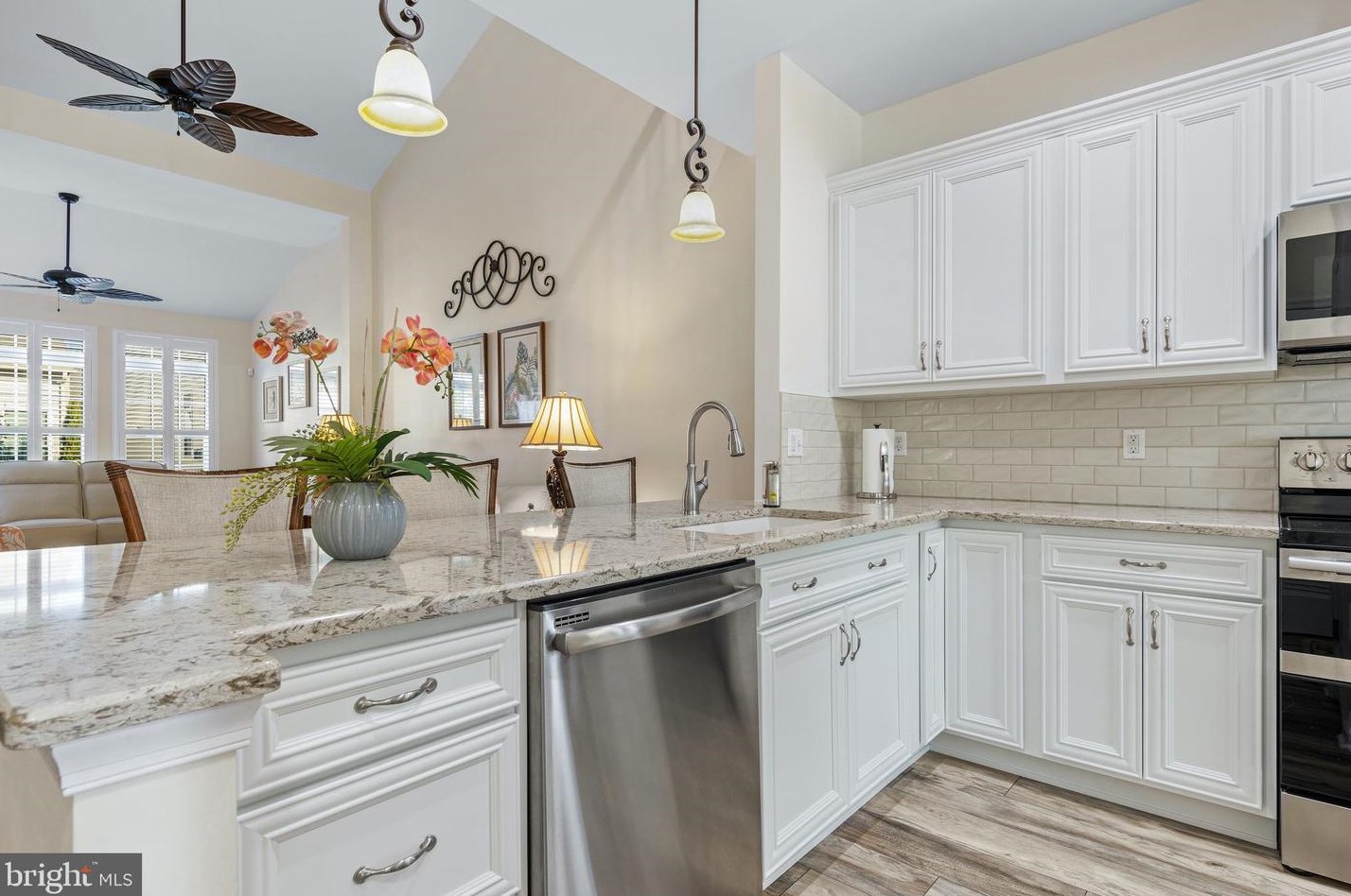 218 Anita Ct, Newark DE  19702-4320 exterior