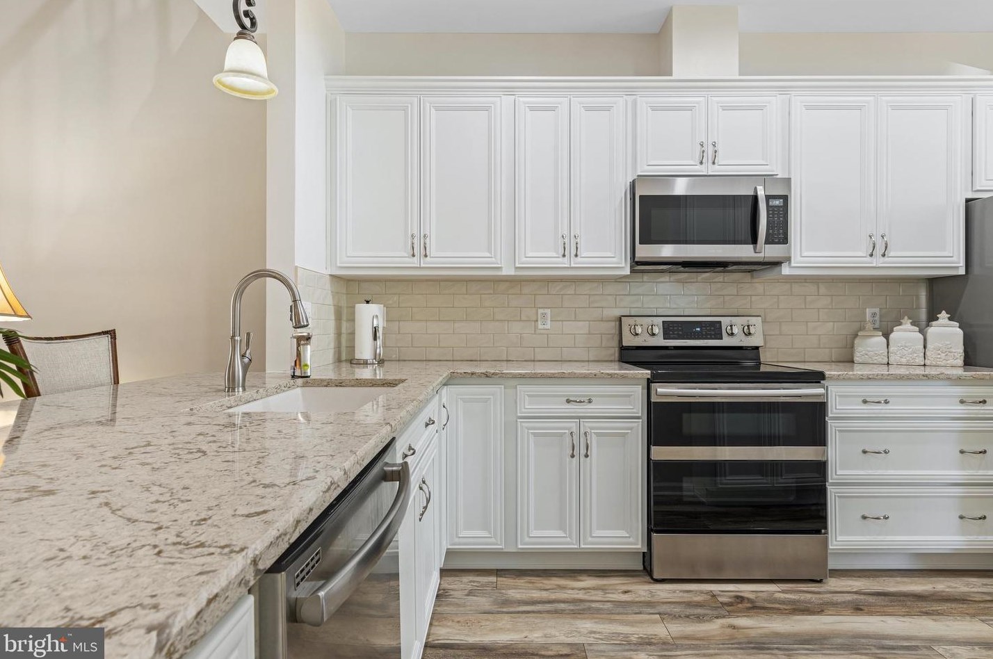 218 Anita Ct, Newark DE  19702-4320 exterior