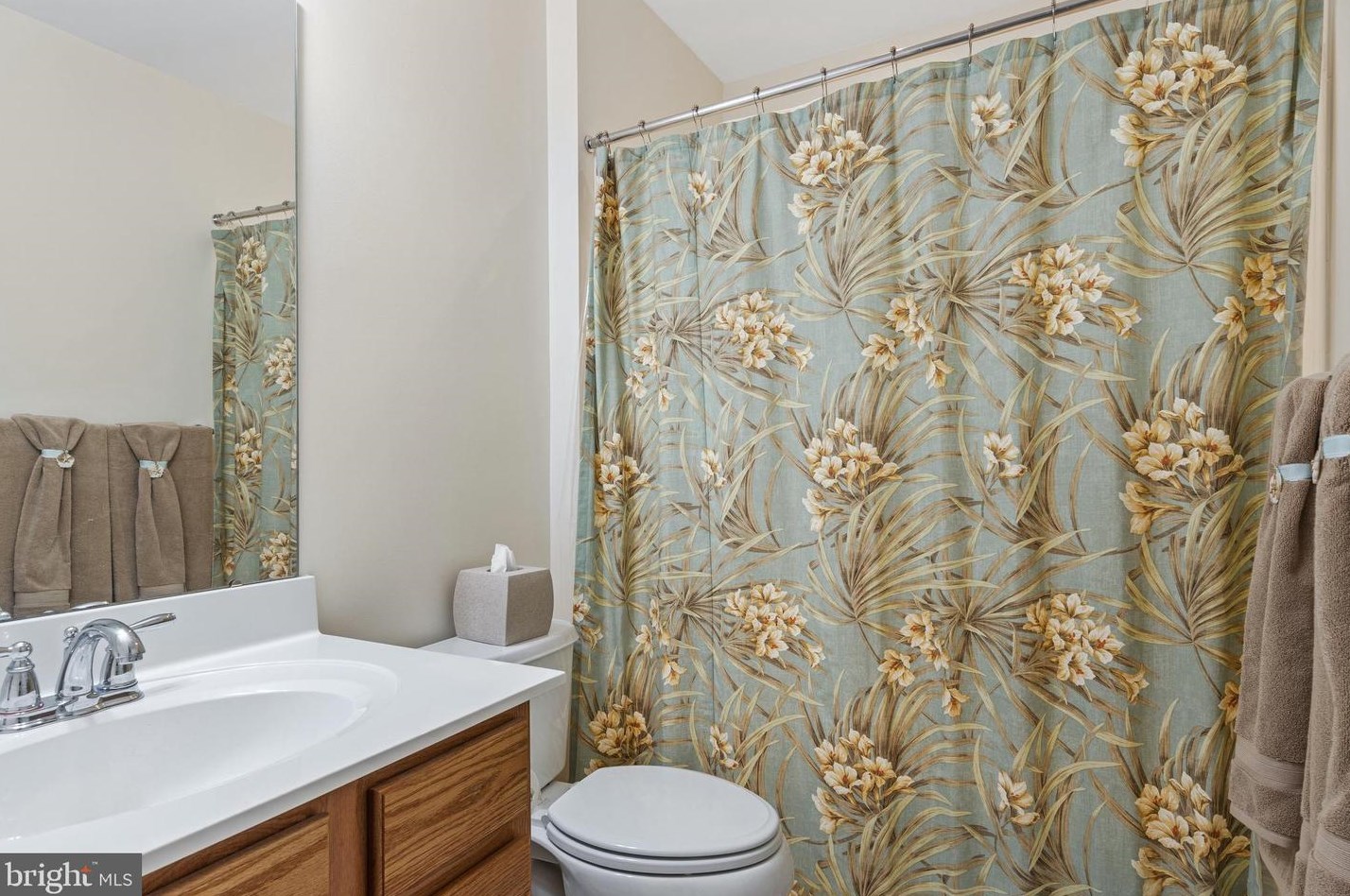 218 Anita Ct, Newark DE  19702-4320 exterior